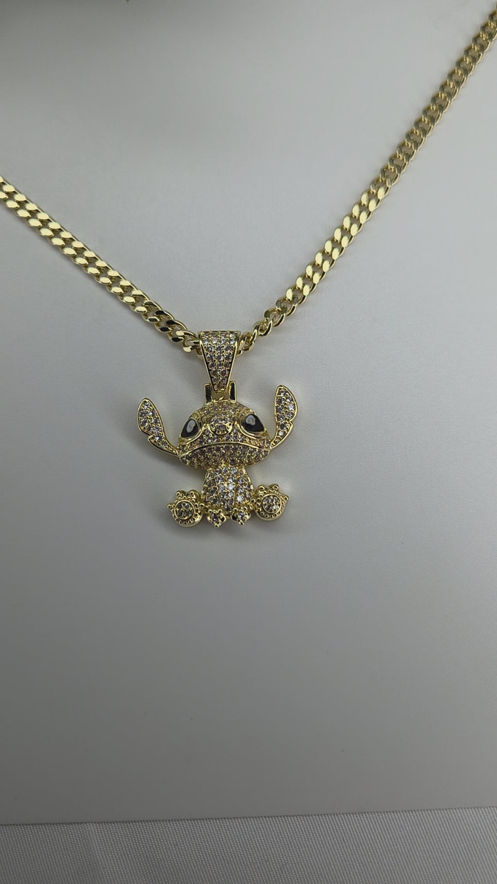 Stitch Necklace 18k Gold-Filled