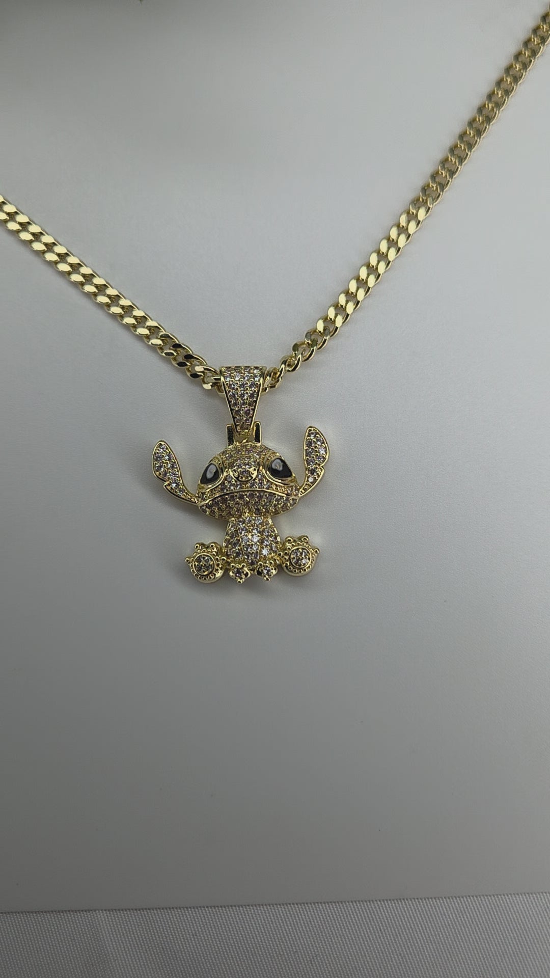 Stitch Necklace 18k Gold-Filled